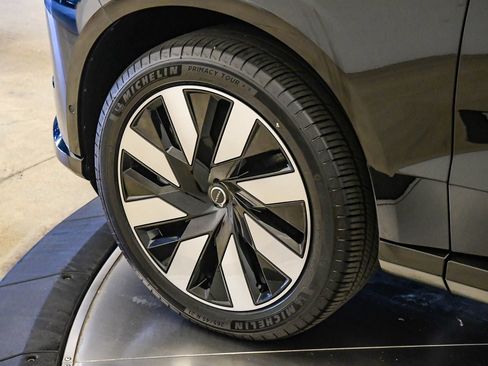 Certified 2026 Volvo EX90 Plus AWD/4WD image 9