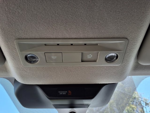 Certified 2025 Nissan Kicks SV AWD/4WD image 15