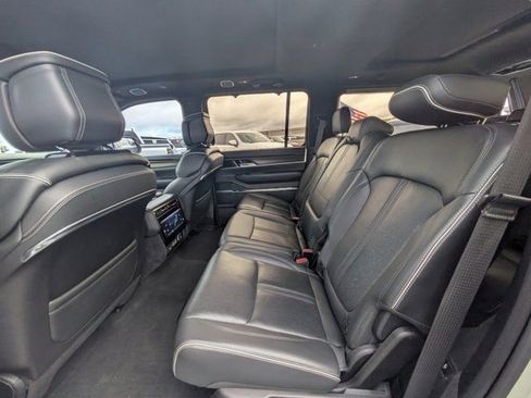 Used 2022 Jeep Grand Wagoneer Series II w/ Premium Group II image 10