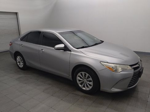 Used 2015 Toyota Camry LE FWD image 11