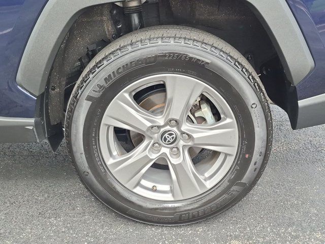 Certified 2025 Toyota RAV4 XLE AWD/4WD image 8