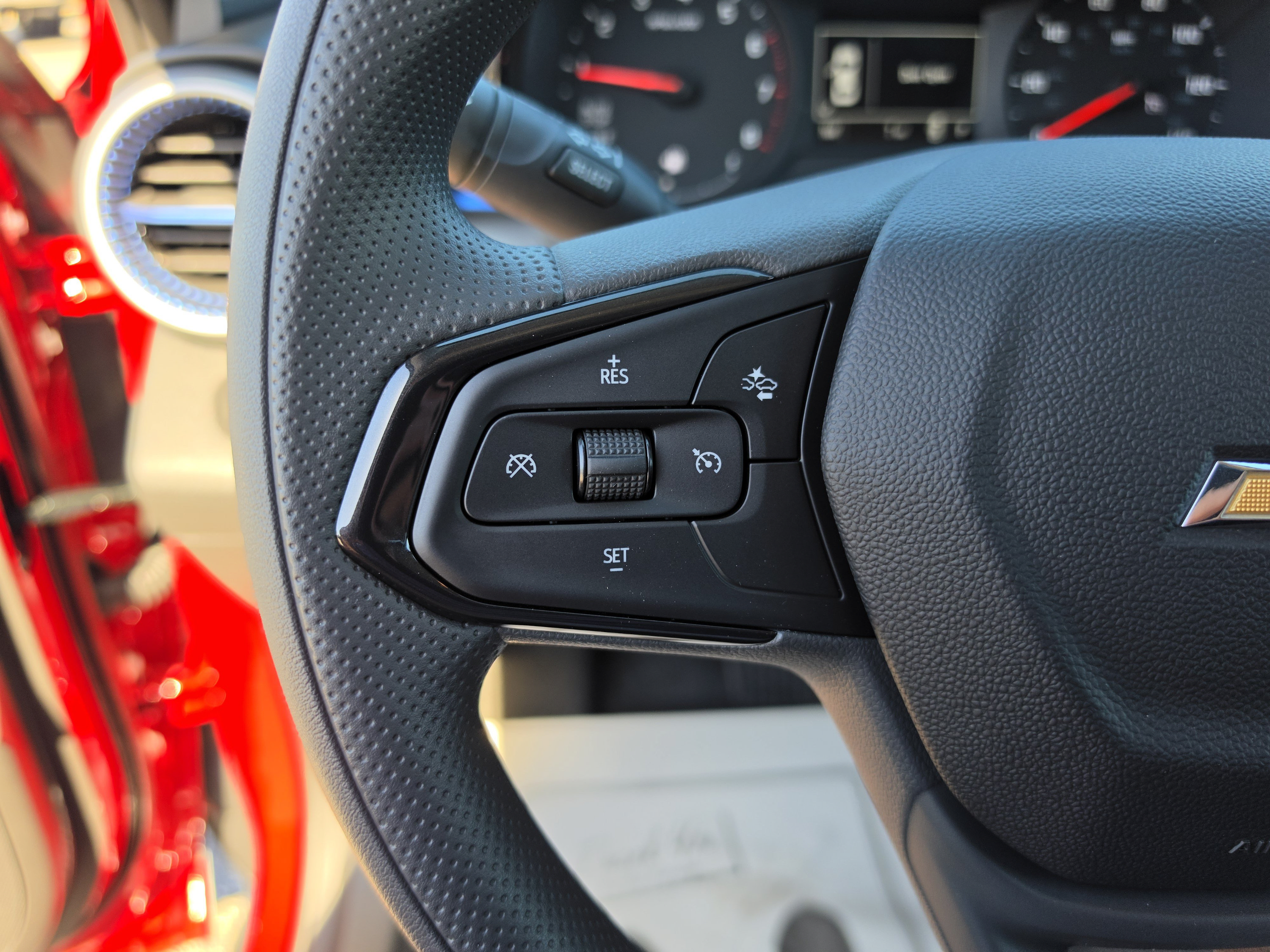 New 2026 Chevrolet Trax LS w/ LS Convenience Package FWD image 30