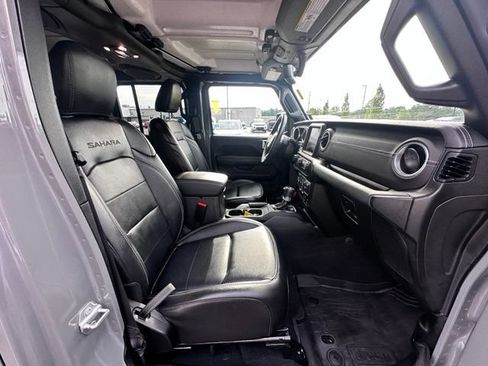 Used 2023 Jeep Wrangler Unlimited Sahara w/ Cold Weather Group AWD/4WD image 30