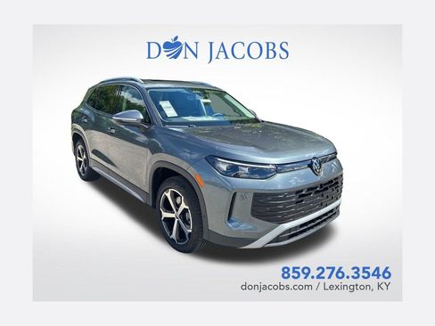 New 2026 Volkswagen Tiguan SE AWD/4WD image 1