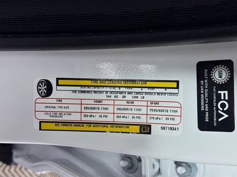 Used 2025 Jeep Grand Cherokee L Altitude image 34