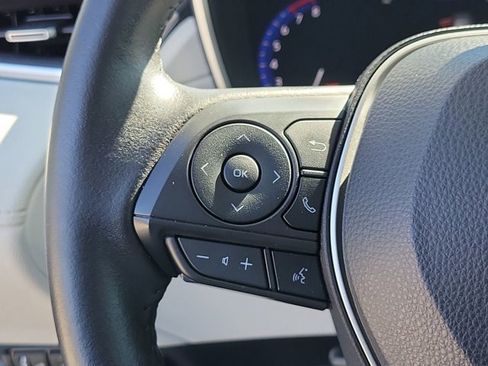 Used 2022 Toyota Corolla Cross XLE image 31