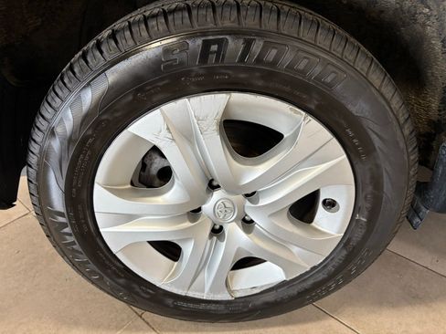 Used 2015 Toyota RAV4 LE image 10