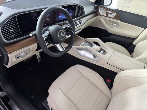 New 2026 Mercedes-Benz GLS 450 4MATIC image 7
