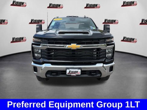 Used 2024 Chevrolet Silverado 2500 LT AWD/4WD image 2