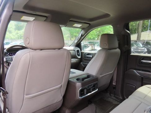 Used 2019 Chevrolet Silverado 1500 LTZ w/ LTZ Plus Package AWD/4WD image 17