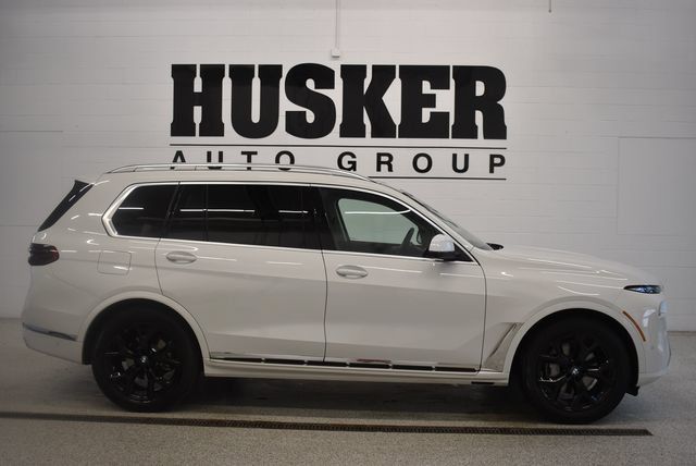 Used 2026 BMW X7 xDrive40i AWD/4WD image 2