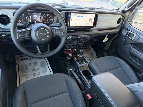 New 2025 Jeep Gladiator Willys image 17