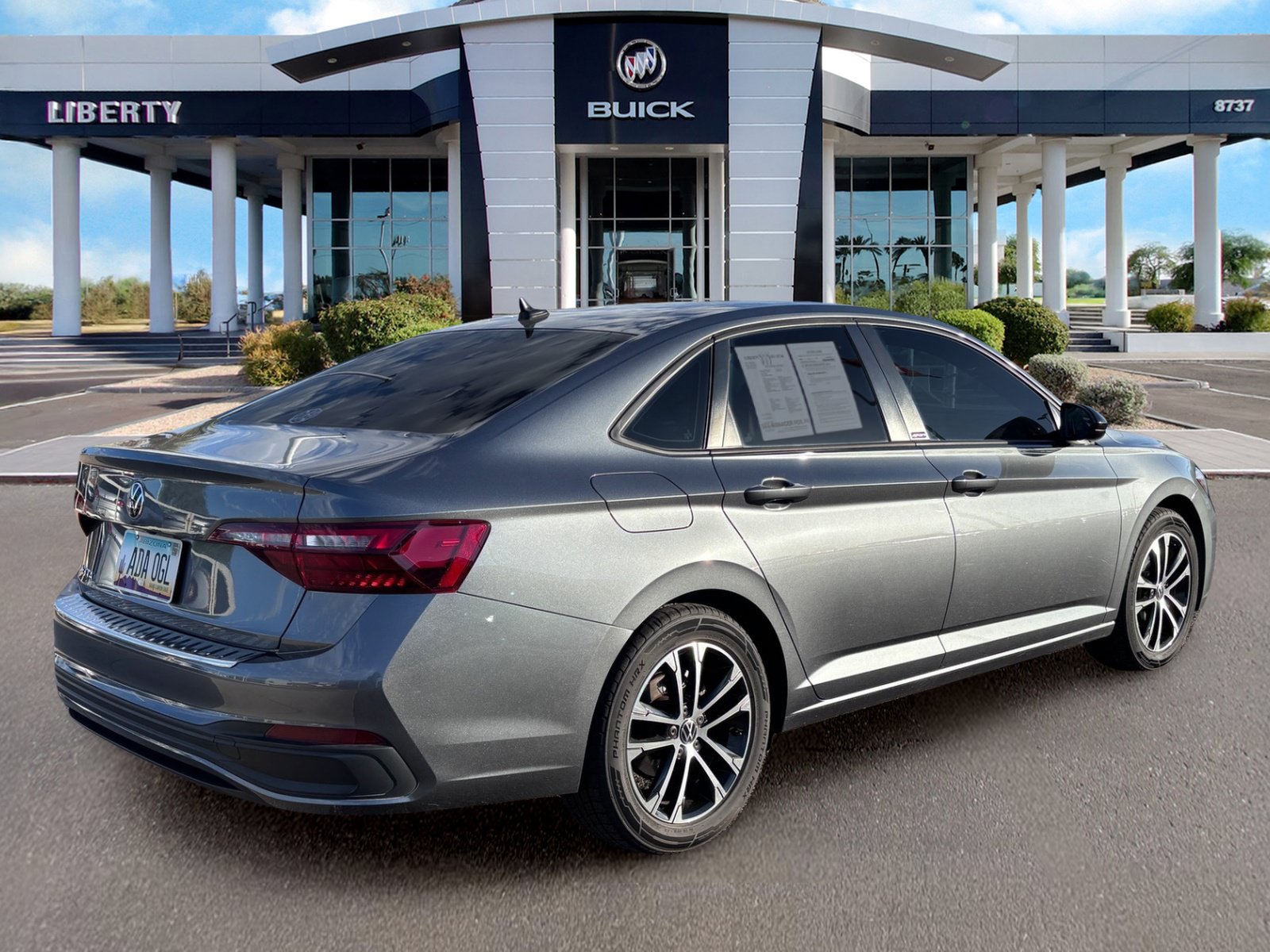 Used 2023 Volkswagen Jetta Sport FWD image 3