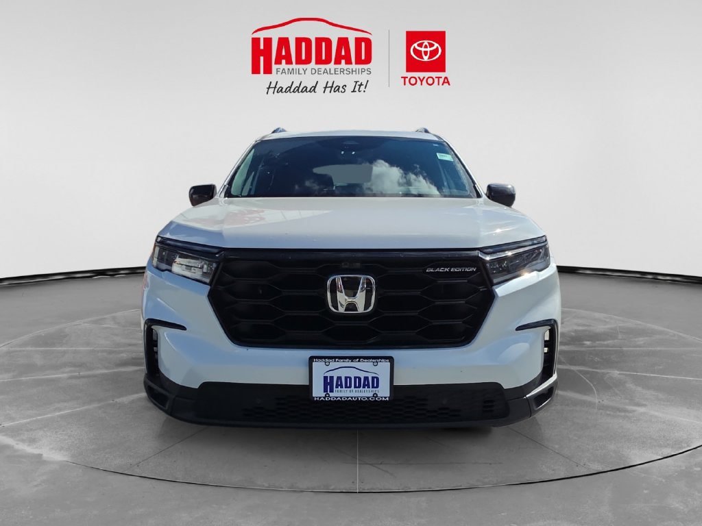 Used 2025 Honda Pilot Black Edition image 9