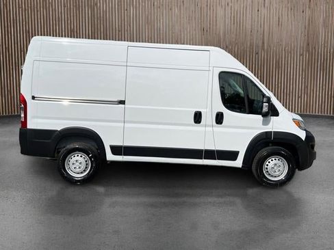 New 2025 RAM ProMaster 2500 FWD image 4