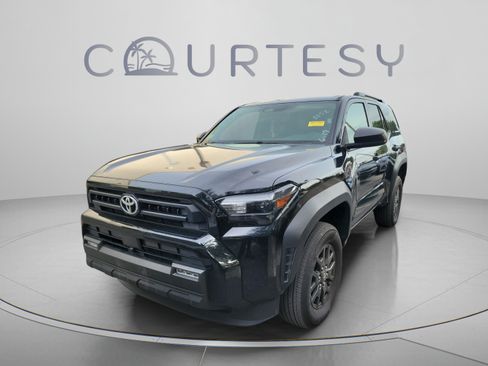 Used 2025 Toyota 4Runner SR5 AWD/4WD image 3
