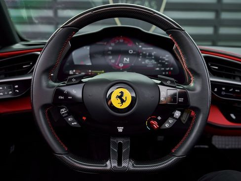 Used 2022 Ferrari SF90 Spider image 52