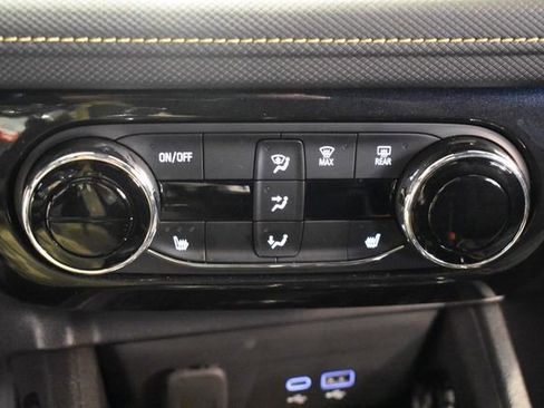 Used 2025 Chevrolet TrailBlazer ACTIV w/ Convenience Package image 31