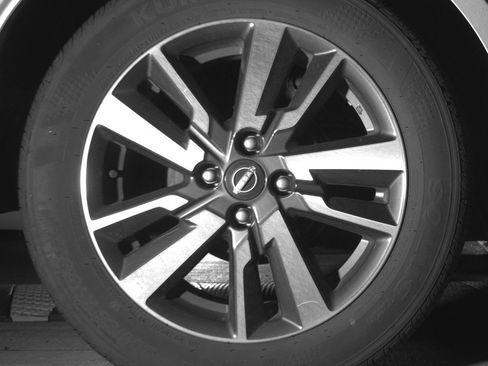 Used 2025 Nissan Versa SV FWD image 15