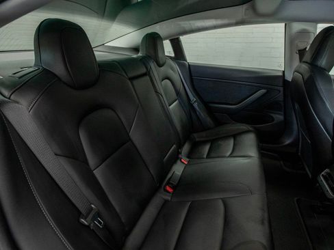 Used 2019 Tesla Model 3 Standard Range Plus image 24