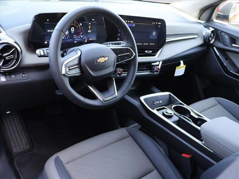 New 2026 Chevrolet Equinox LT w/ Convenience Package II FWD image 3
