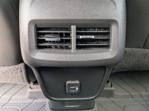 Used 2022 Chevrolet Equinox RS w/ RS Leather Package image 14