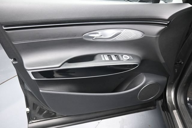 Used 2025 Genesis GV70 2.5T AWD/4WD image 14