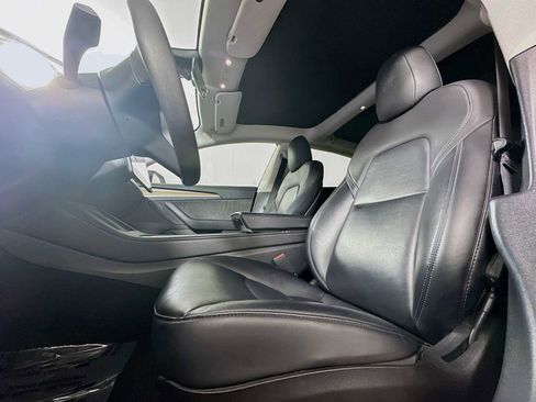Used 2022 Tesla Model 3 image 18
