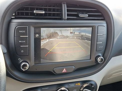 Used 2025 Kia Soul LX image 17