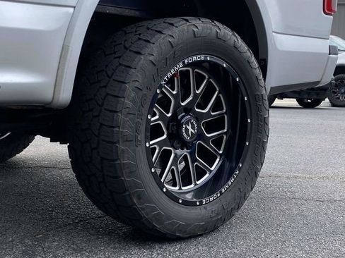 Used 2018 Ford F150 Platinum w/ Trailer Tow Package image 11