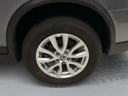 Used 2018 Nissan Rogue SV AWD/4WD image 17
