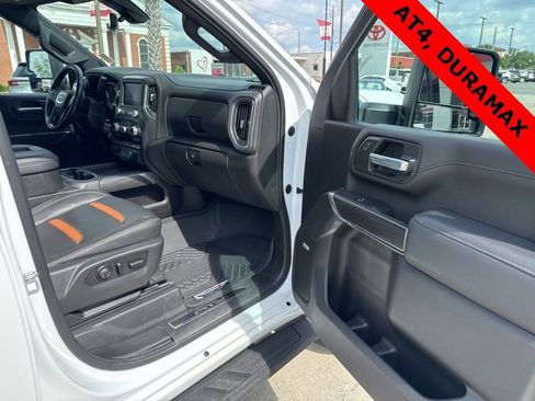 Used 2021 GMC Sierra 2500 AT4 w/ AT4 Premium Plus Package image 12