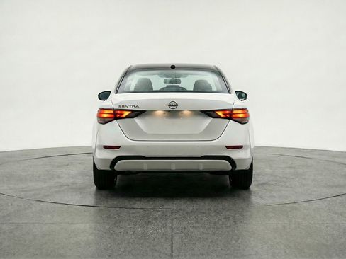 Used 2025 Nissan Sentra SV image 7