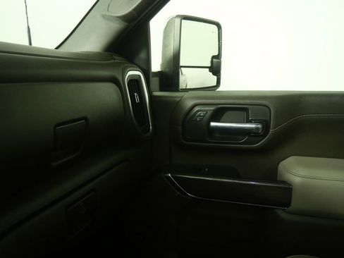 Used 2020 Chevrolet Silverado 2500 LTZ w/ LTZ Plus Package image 12