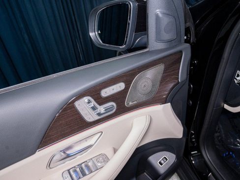 Certified 2026 Mercedes-Benz GLS 450 4MATIC image 11