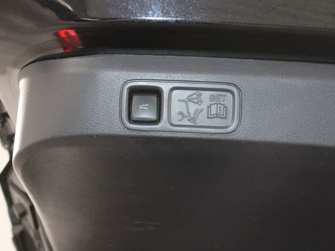 Used 2023 Ford Expedition Max Platinum image 19