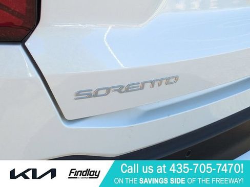 Used 2025 Kia Sorento EX AWD/4WD image 11