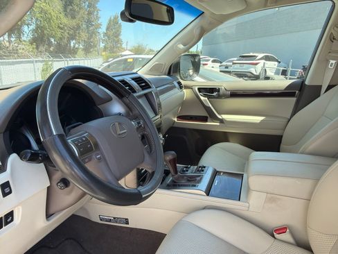Used 2017 Lexus GX 460 Luxury AWD/4WD image 5