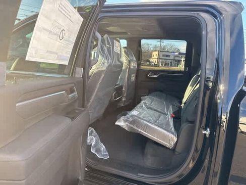 New 2026 GMC Sierra 2500 SLT w/ SLT Convenience Package image 12