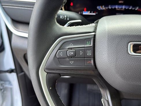 Certified 2025 Jeep Grand Cherokee L Altitude AWD/4WD image 15