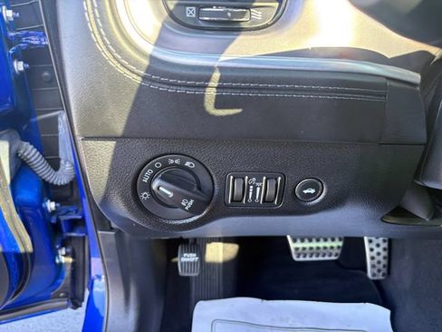 Used 2022 Dodge Charger R/T w/ Plus Group RWD image 19