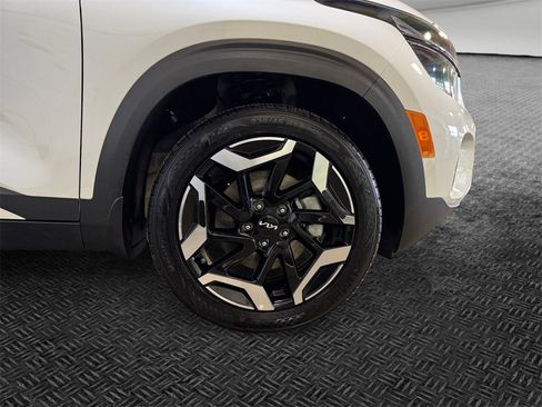 Certified 2025 Kia Seltos SX image 11