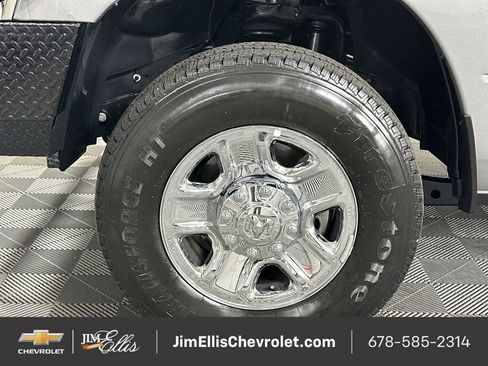 Used 2024 RAM 2500 Tradesman w/ Chrome Appearance Group image 32