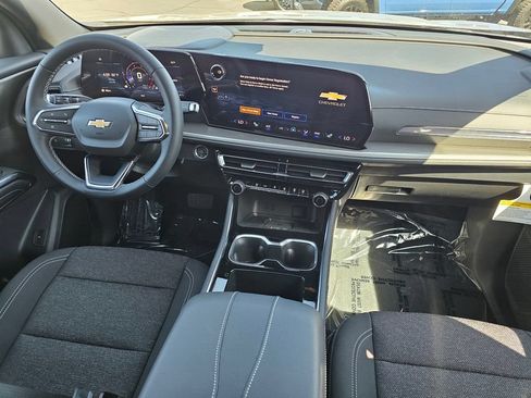 New 2026 Chevrolet Traverse LT FWD image 13