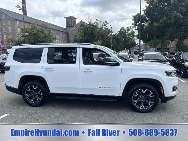 Used 2024 Jeep Wagoneer Series III AWD/4WD image 3