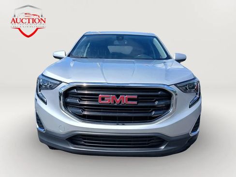 Used 2021 GMC Terrain SLE FWD image 2