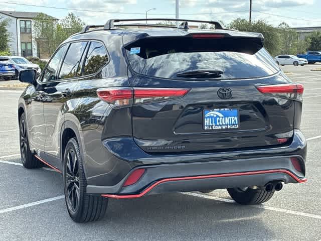 Used 2021 Toyota Highlander XSE FWD image 4