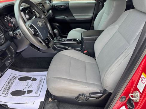 Used 2019 Toyota Tacoma SR w/ SX Package AWD/4WD image 5