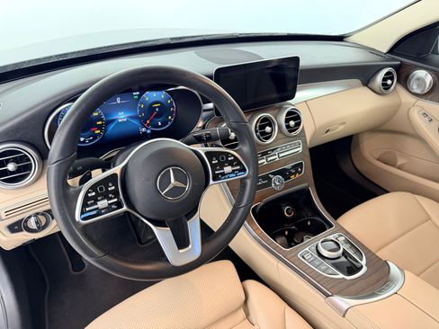 Used 2021 Mercedes-Benz C 300 Sedan image 4