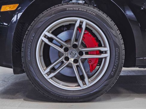 Used 2016 Porsche Macan Turbo w/ Premium Package Plus image 8